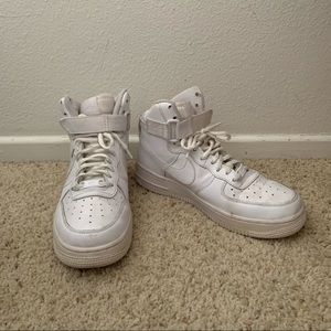 NIKE Air Force 1 High LE